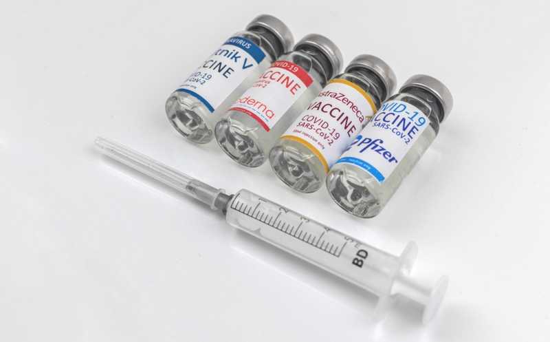 Собраны данные по осложнениям после вакцинации против COVID-19 в восьми странах мира